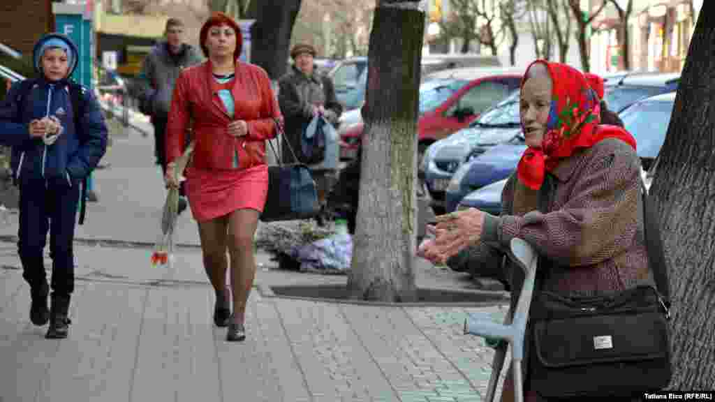 Women in the Moldovan capital, Chisinau