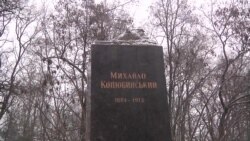 У Чернігові викрали бронзове погруддя Михайла Коцюбинського (відео)