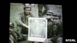 Mineri cu portretul lui Ion Iliescu, Piața Universității, București, 15 iunie 1990.