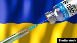  В Україні з’являються охочі «проскочити» поза чергою і отримати щеплення проти коронавірусу.