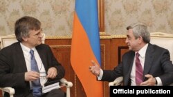 Armenia -- President Serzh Sarkisian (R) meets Peter Semneby, the European Union's departing representative to the South Caucasus, 24Feb2011.