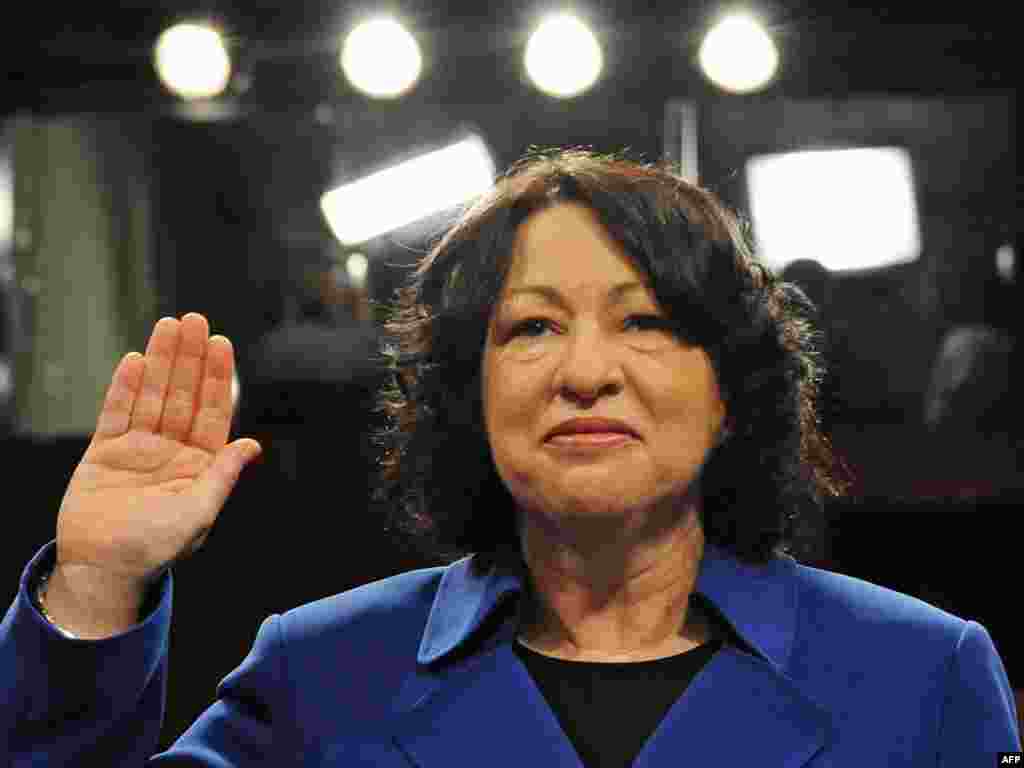 В сенате США начались слушания по утверждению Сони Сотомайор на должность члена Верховного суда.