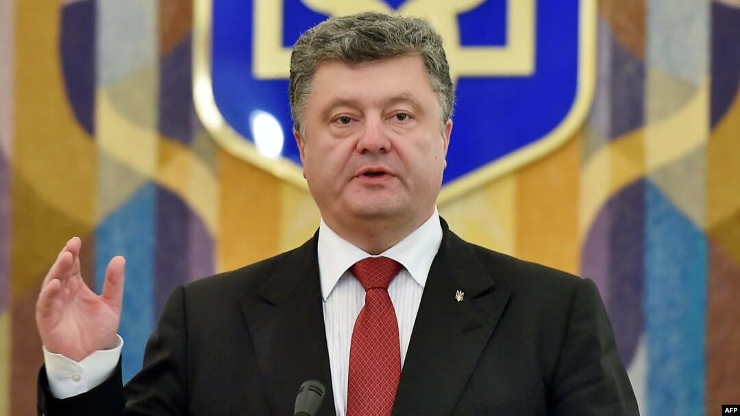 Ukrainian President Petro Poroshenko has called the signing of the Association Agreement a "historic moment" for his country.