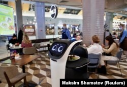 В московском кафе во время пандемии