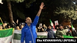 12 იანვარი. დემონსტრაცია ირანის საელჩოსთან