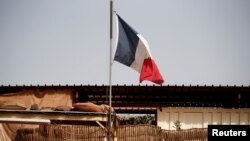 Francuska zastava u bazi u mestu Gao u Maliju, 1. avgust 2021.