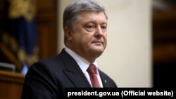 Президент Петро Порошенко вніс до Верховної Ради України законопроект про Вищий антикорупційний суд у грудні 2017 року