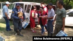 Таластагы өрт өчүрүүчүлөргө "Кызыл ай" коомунун жардамы/