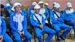 Працоўныя мігранты з Узбэкістану ў Беларусі. Скрыншот зь відэа t.me/migrantlar
