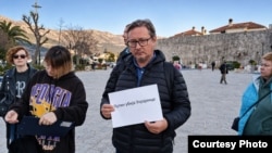 Владислав Анцибор на антивоенной акции в Будве, Черногория