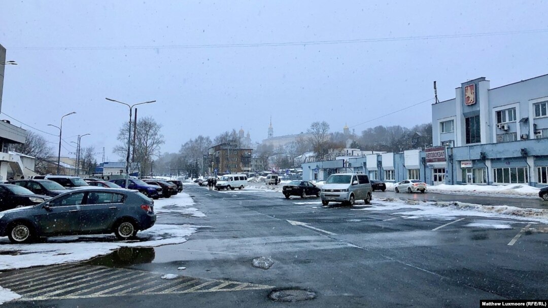 In the city of Vladimir, people complain about crumbling infrastructure and potholed roads, but living standards are the biggest gripe.