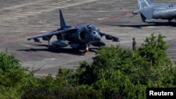 Самолёт Корпуса морской пехоты США на бывшей военно-морской базе Рузвельт-Роудс в городе Сейба, Пуэрто-Рико, 23 декабря 2025 года