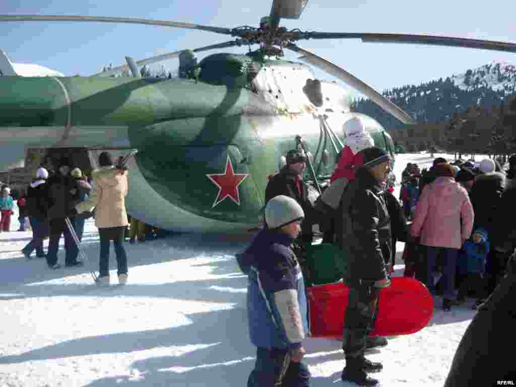 Kyrgyzstan -- The International Santa Claus Festival, 07feb2009