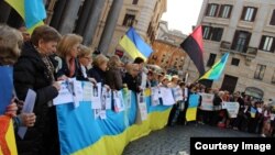 Мітинг українців в Римі, 16 березня 2014 року