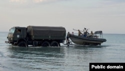 Поисково-спасательная операция в акватории Каспийского моря. Мангистауская область, 24 сентября 2026 года. Фото ​​министерства обороны Казахстана