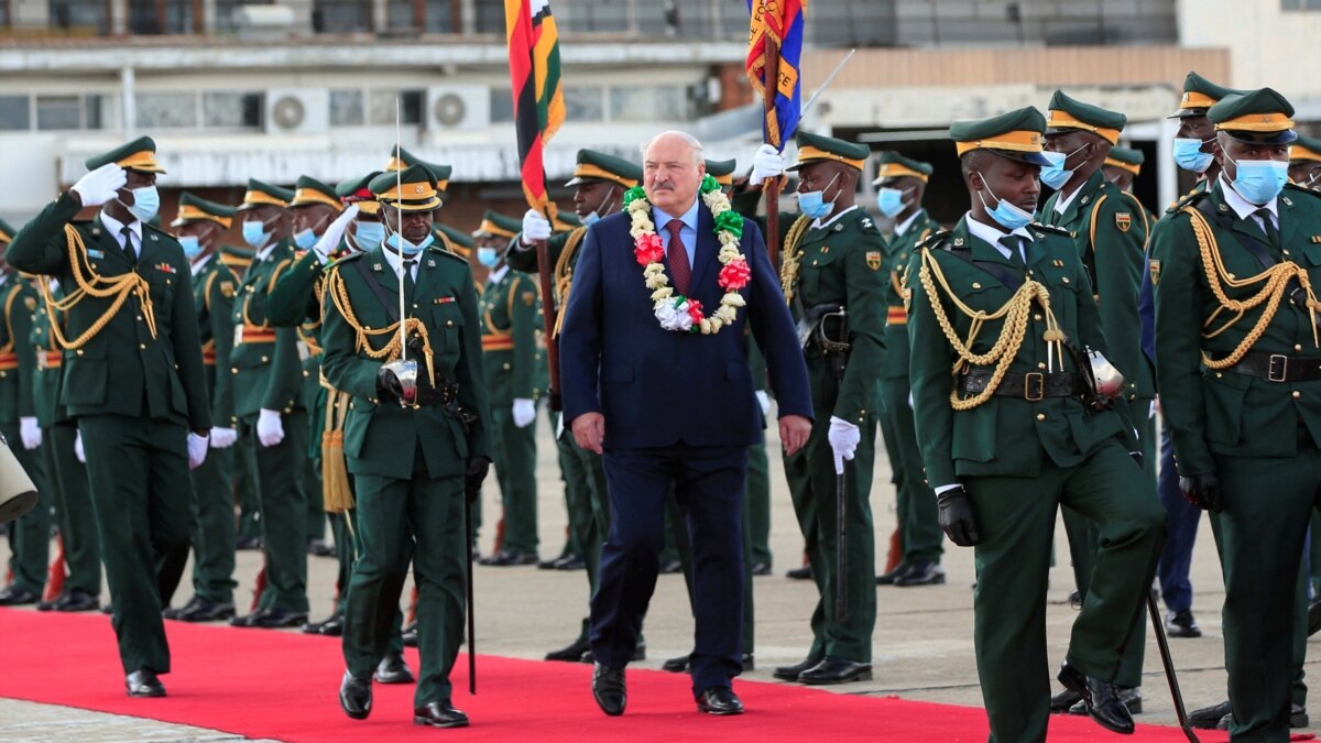 Лукашенко Беларуси находится в Зимбабве с поездкой, направленной на расширение сотрудничества с союзником России