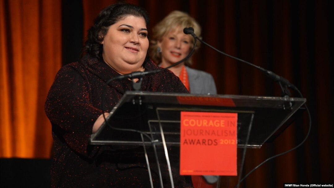 Khadija Ismayilova accepting the 2012 "Courage in Journalism" award from the International Women's Media Foundation in New York in October.
