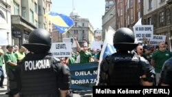 Pokret "Vjera, narod, država" organizovao je anti-LGBT skup koji je počeo pola sata ranije od Povorke ponosa, Sarajevo (14. avgust 2021.)