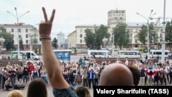 Беларусдаги норозилик намойишлари 9 августда ўтган сайловда амалдаги президент Александр Лукашенко ғолиб бўлгани эълон қилинганидан кейин бошланиб кетган.