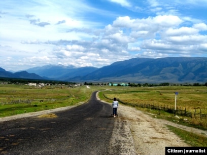 Порно күйеуі әйелінің құрбысын сиқытты Эротикалық жас шұлықтар