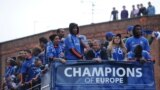 Роман Абрамович с белельщиками Chelsea