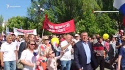 «Мир, труд, май» в Керчи: парад с оркестром и «Юнармией» (видео)