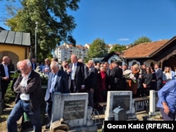 Në varrimin e Plavshiqit në Banjallukë morën pjesë rreth një mijë persona.