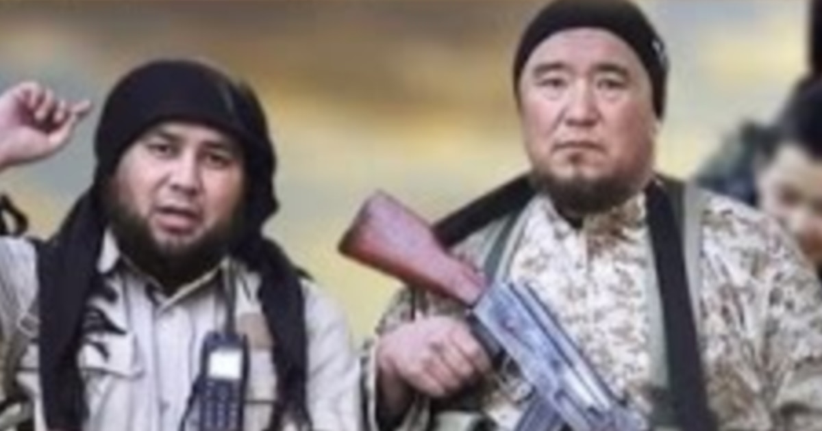 Емізік жалаған фото