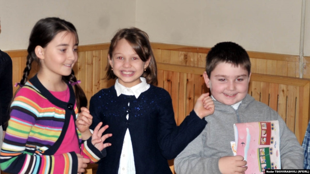 Georgia -- pupils of public school #1, Tbilisi, 04Nov2010