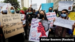 A protest in the southern Pakistani seaport city of Karachi condemns violence against women. (file photo)