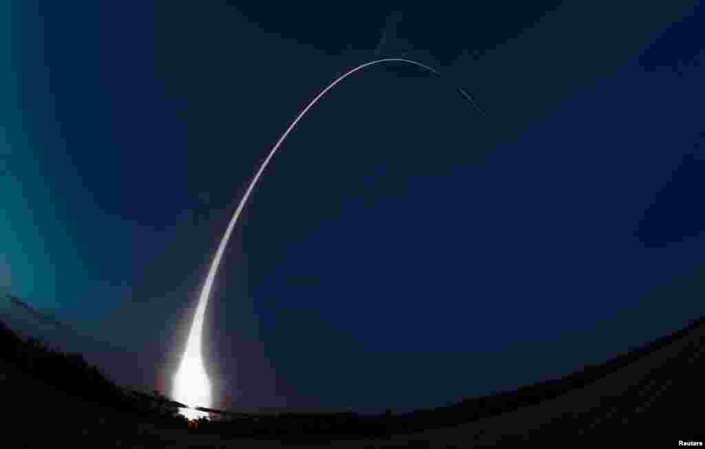 A U.S. Air Force communications satellite lifts off on a ULA Delta IV rocket from Cape Canaveral in Florida. (Reuters/Mike Brown)