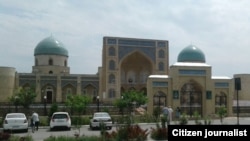 Qo‘qondagi Madrasai Mir jome masjidi qurib bitkazilganiga bu yil 218 yil to‘ldi.