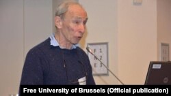 Проф. Ерик Давид, Слободен Универзитет Брисел