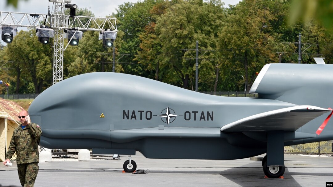 Дрон НАТО Global Hawk на военной выставке в Варшаве, июль 2016 года