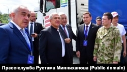 Рустам Минниханов принимает участие в отправке "гуманитарного груза" на войну в Украину. Июнь 2025 года