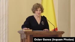Oana Gheorghiu depune jurământul de învestitură în funcția de viceprim-ministru. Palatul Cotroceni, 30 octombrie 2025.
