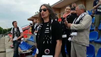 Крычэлка заўзятараў у падтрымку Дзяніса Шунто