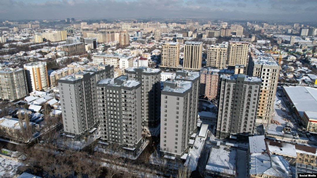 Скрябин көчөсүндө курулган Мамлекеттик ипотекалык компаниянын жети турак жайы. Бишкек