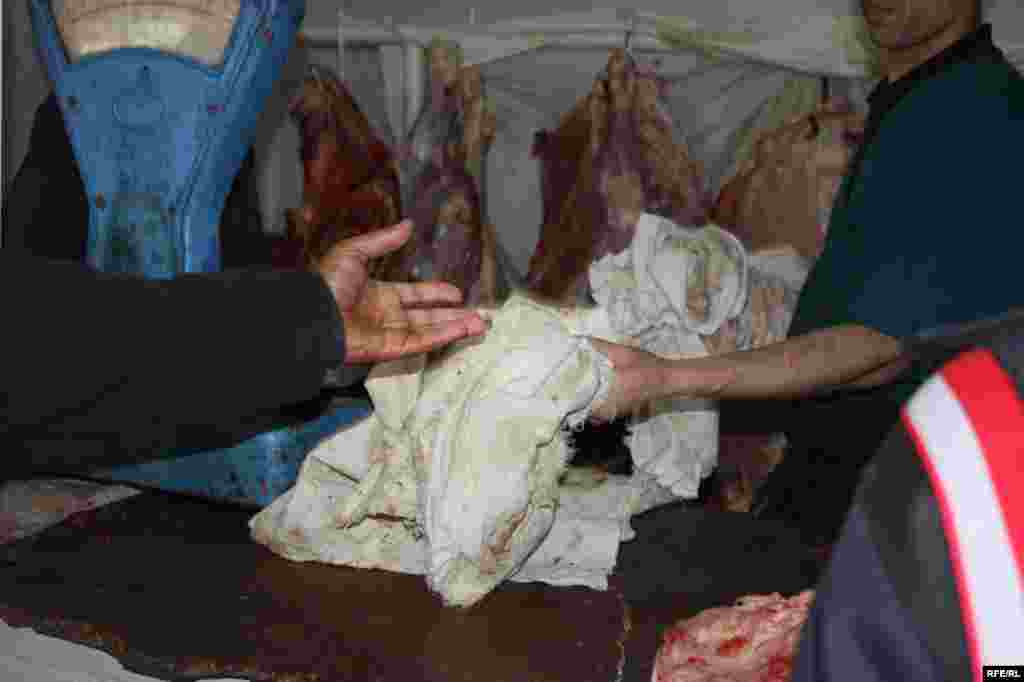 Дар орзуи арзонӣ #81