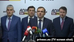 Andrei Năstase, candidatul învins la Chişinău, şi alţi colegi din Blocul ACUM