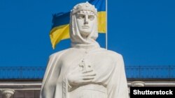 Київ. Пам’ятник правительці періоду України-Русі, Київській княгині Ользі, яка у 957 році прийняла християнство, відвідавши Константинополь 