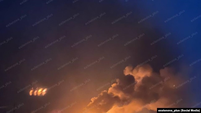 Пожежі на території нафтопереробного заводу «Лукойл» у Волгограді після удару українських безпілотників у ніч на 14 серпня 2025 року