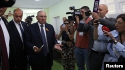 Jermenski premijer Nikol Pašinjan glasa u Jerevanu, 7. jun 2026.