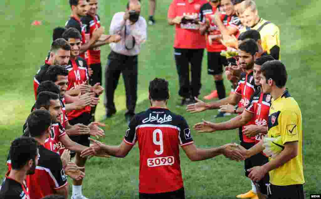 بازگشت مهدی طارمی به باشگاه پرسپولیس؛ ظاهرا طارمی باشگاه &laquo;ریزه اسپور ترکیه&raquo; را برای خودش ریز دیده است.