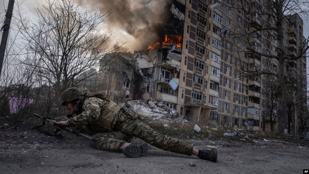 Ukrainian troops in Avdiyivka are now reportedly fighting Russian forces inside the city itself. (file photo)