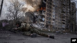Trupat ushtarake të Ukrainës në Avdivka tani raportohet se janë duke luftuar me ushtrinë e Rusisë, në brendësi të qytetit.