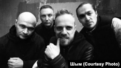 Участники российской рэп-группы "Каста" Влади, Змей, Шым, Хамиль