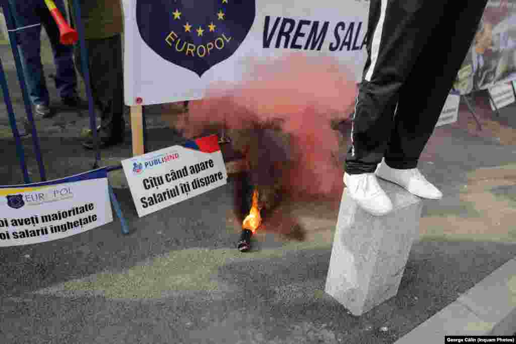 Liderii de sindicat au spus că autoritățile până acum nu le-au ascultat revendicările, așa că amenință cu proteste și în lunile următoare. 