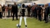 Predsednik Srbije Aleksandar Vučić tokom otvaranja kineske fabrike humanoidnih robota u Šapcu na zapadu Srbije (29. avgust 2026.)