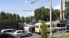 Дар пайи ташрифи Навоз Шариф, сарвазири Покистон ҷодаҳои мошингарди шаҳри Душанбе рӯзи 18-уми июн чанд муддат баста ва тамба шуд, ки боиси пиёда рафтани сокинон гардид.